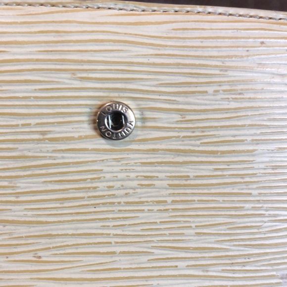 LOUIS VUITTON Ivory EPI Porte Monnaie Viennois Bifold KissLock Wallet Authentic - Picture 9 of 17